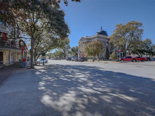 1806 S Main ST, Georgetown TX 78626