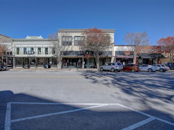 1806 S Main ST, Georgetown TX 78626