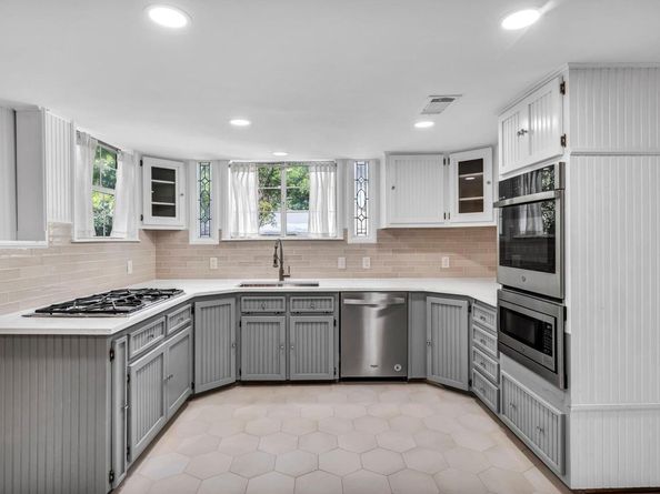 1806 S Main ST, Georgetown TX 78626