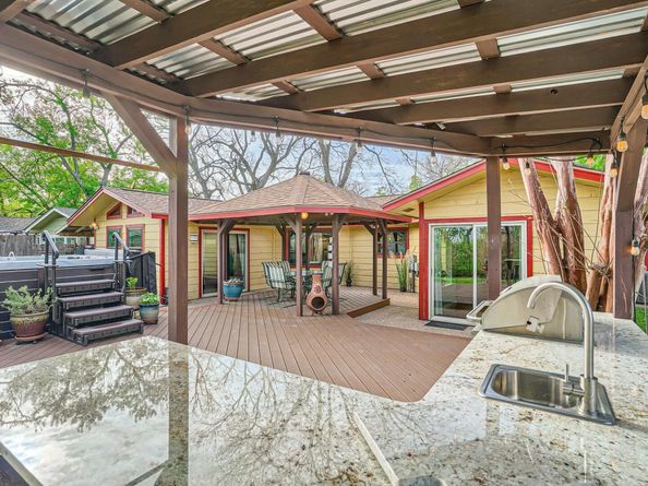 822 Hermitage DR, Austin TX 78753