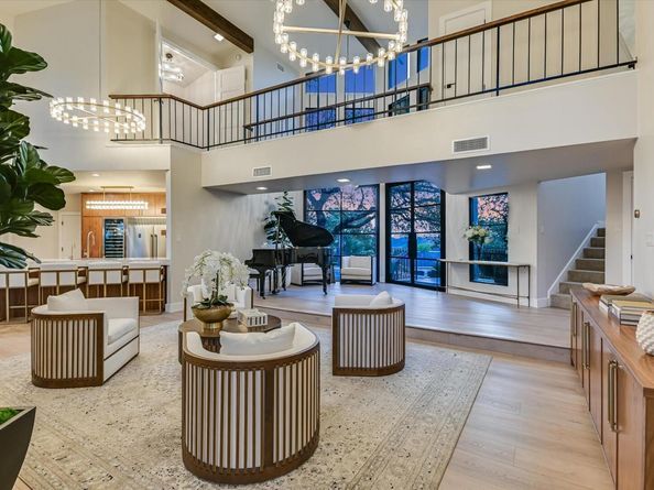 6204 Lost Horizon DR, Austin TX 78759