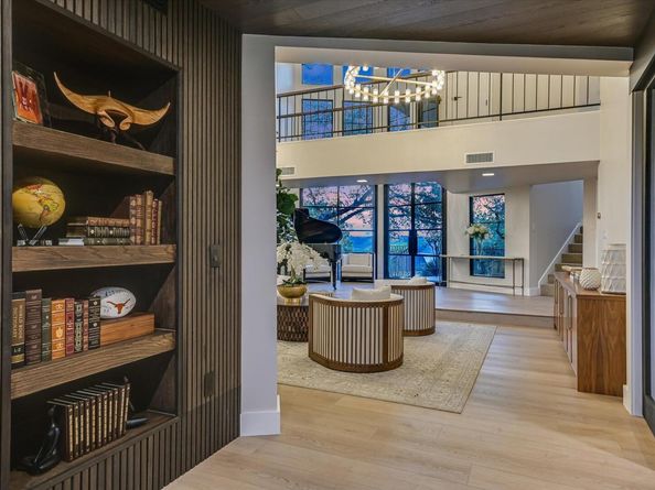 6204 Lost Horizon DR, Austin TX 78759