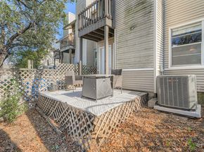 1827 River Crossing CIR C, Austin TX 78741