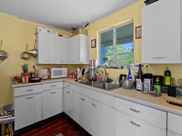 1403 Ashwood RD, Austin TX 78722