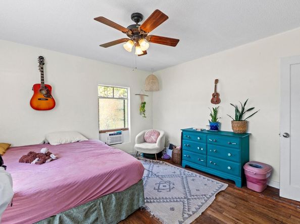 1403 Ashwood RD, Austin TX 78722