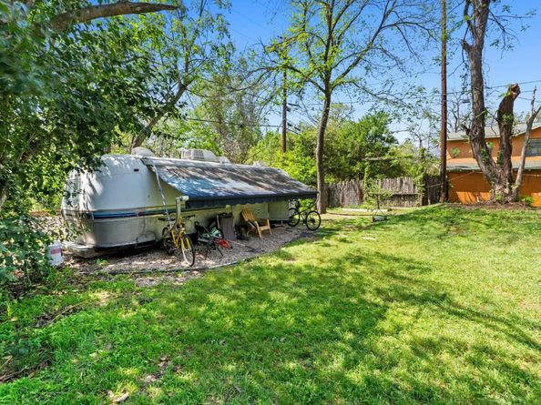 1403 Ashwood RD, Austin TX 78722