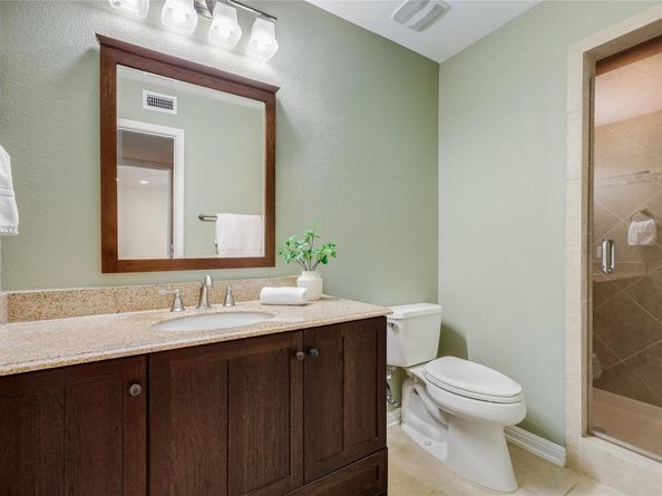 105 Comanche PT, Point Venture TX 78645