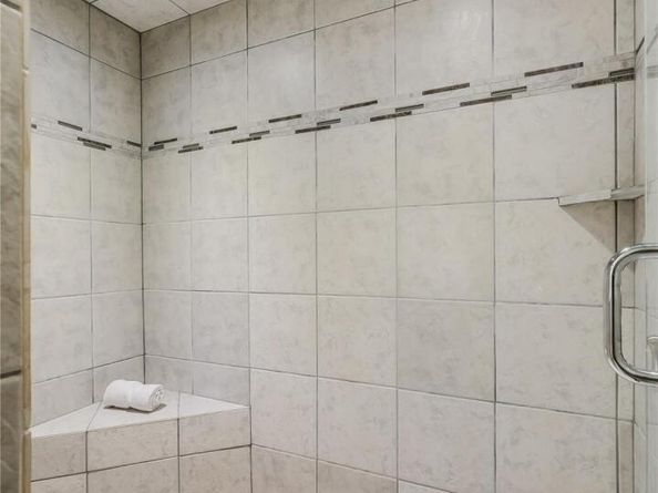 105 Comanche PT, Point Venture TX 78645