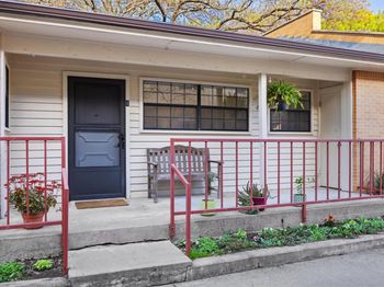 2301 LAWNMONT Ave