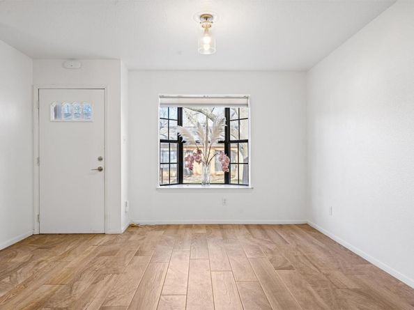 2301 LAWNMONT Ave APT 1, Austin TX 78756
