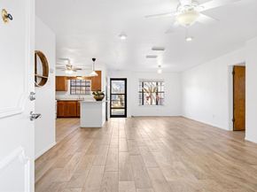 2301 LAWNMONT Ave APT 1, Austin TX 78756