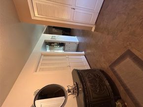11121 Pinehurst DR D, Austin TX 78747