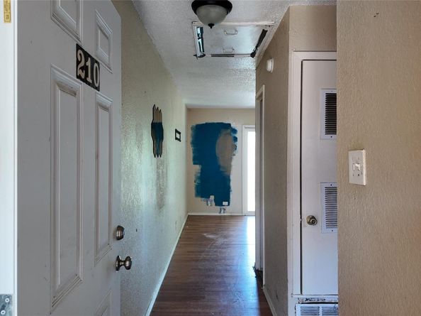 2600 Penny LN 210, Austin TX 78757