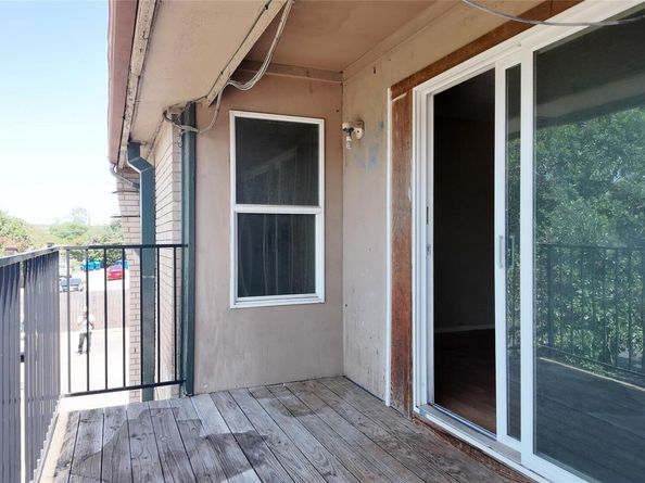 2600 Penny LN 210, Austin TX 78757