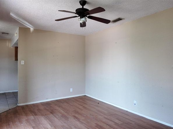 2600 Penny LN 210, Austin TX 78757