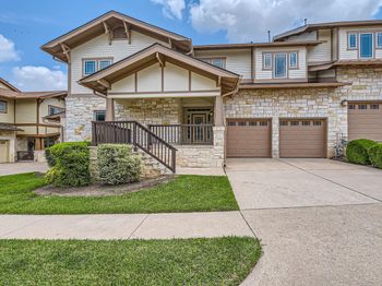 2930 Grand Oaks LOOP
