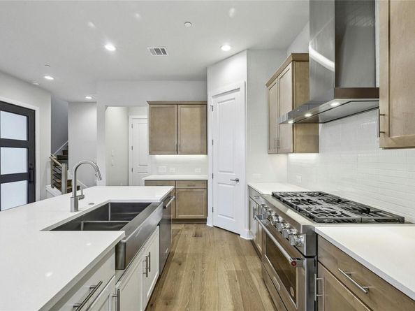 2707 Dulce LN 14, Austin TX 78704