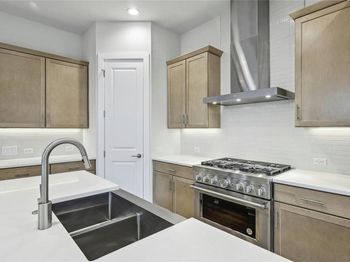2707 Dulce LN