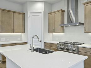 2707 Dulce LN 14, Austin TX 78704