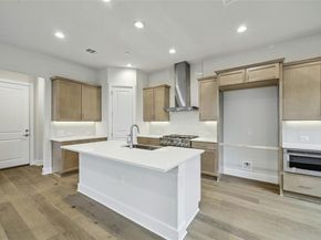 2707 Dulce LN 14, Austin TX 78704