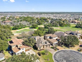 309 Grand Oaks LN