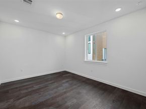 6821 Wolfcreek PASS 12, Austin TX 78749