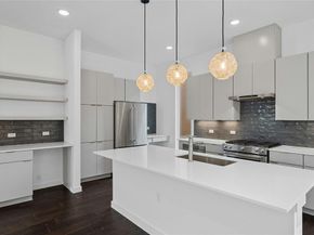 6821 Wolfcreek PASS 12, Austin TX 78749