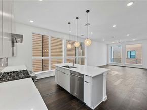 6821 Wolfcreek PASS 12, Austin TX 78749