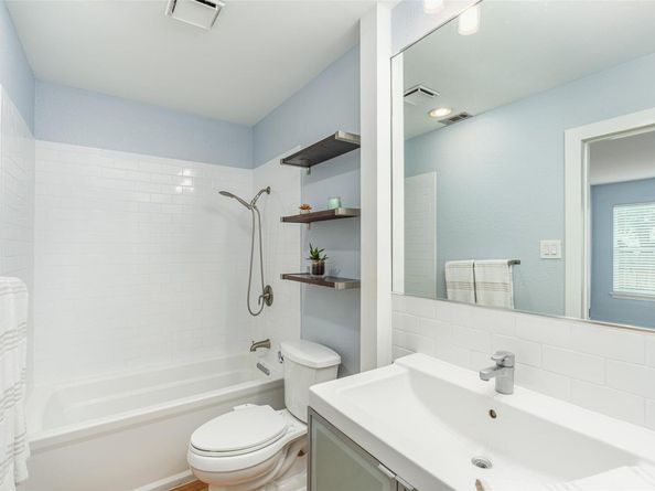 5909 Kevin Kelly PL, Austin TX 78727