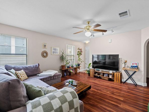5220 Hutchinson DR, Austin TX 78723