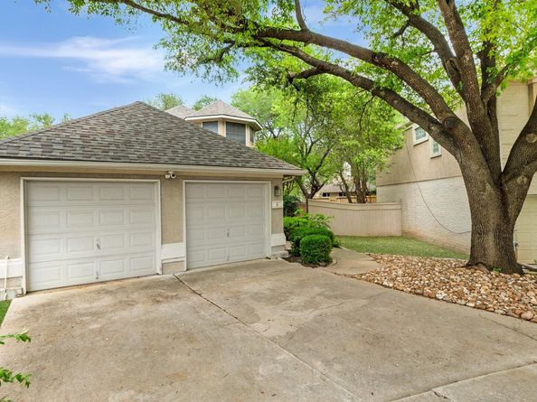 6 Muirfield Greens Cv, Lakeway TX 78738