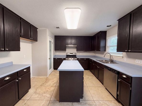 1722 Woods BLVD, Round Rock TX 78681