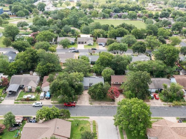 4809 Bayside Dr, Austin TX 78744