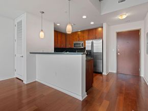 360 Nueces ST 1518, Austin TX 78701