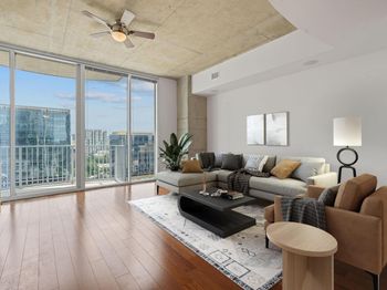 360 Nueces ST
