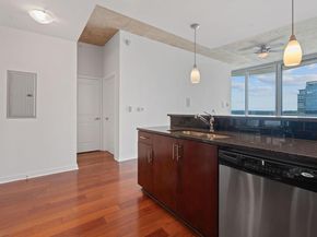 360 Nueces ST 1518, Austin TX 78701