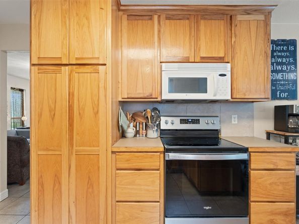 22305 Shotts DR, Spicewood TX 78669