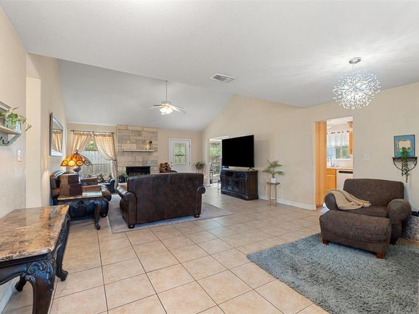 22305 Shotts DR, Spicewood TX 78669