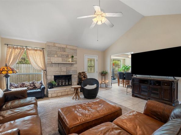 22305 Shotts DR, Spicewood TX 78669