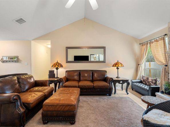 22305 Shotts DR, Spicewood TX 78669