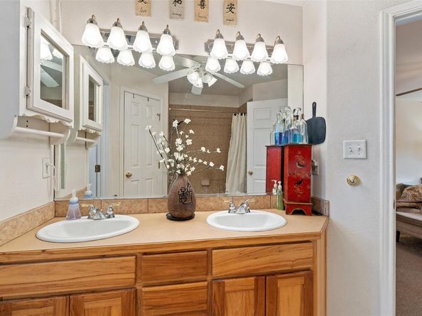 22305 Shotts DR, Spicewood TX 78669