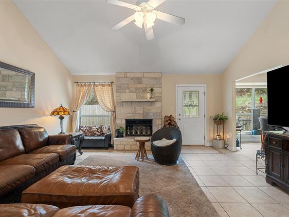 22305 Shotts DR, Spicewood TX 78669