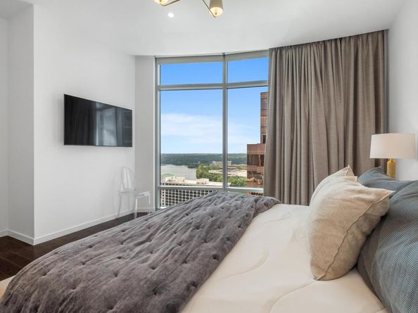 200 Congress Ave 19F, Austin TX 78701
