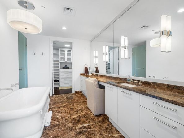 200 Congress Ave 19F, Austin TX 78701