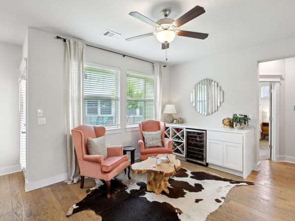 1708 Loyal Friend DR 46, Leander TX 78641