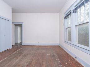 1621 S College ST, Georgetown TX 78626