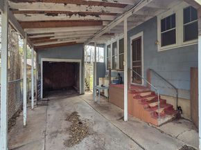 1621 S College ST, Georgetown TX 78626