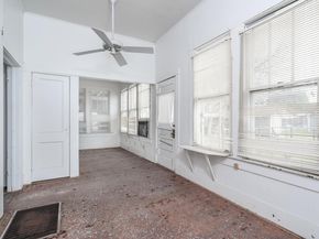 1621 S College ST, Georgetown TX 78626