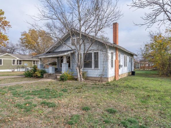 1621 S College ST, Georgetown TX 78626