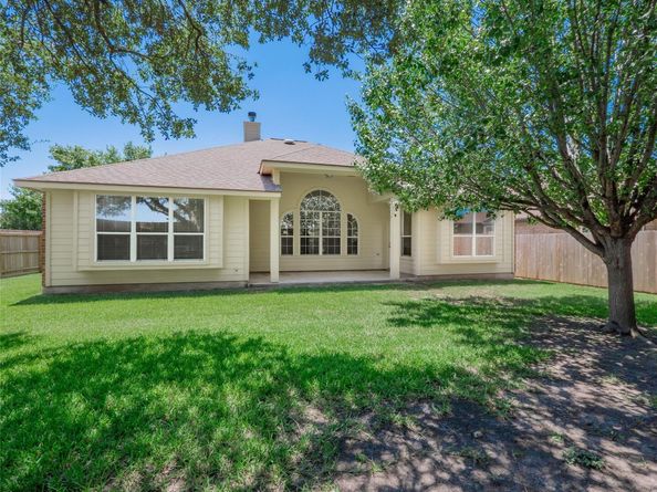 134 Retama DR, Georgetown TX 78626
